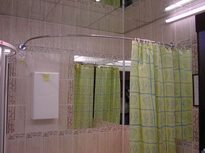 Карнизы для штор в ванную комнату полукруглые